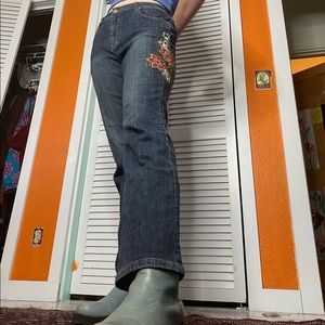 Embroidered mid waist jeans